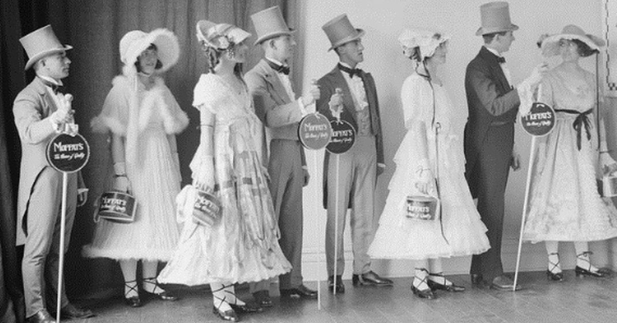 historical-pictures-show-how-aussie-fashion-has-changed-over-the-years-–-9news