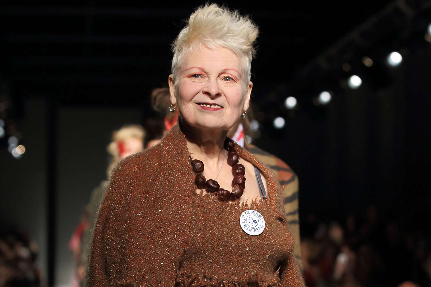 dame-vivienne-westwood,-legendary-fashion-designer,-dead-at-81-–-people