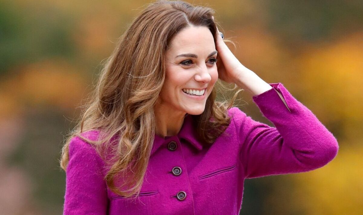 queen-elizabeth-gave-kate-fashion-advice-after-being-‘fed-up’-–-but-she-didn’t-follow-it-–-express