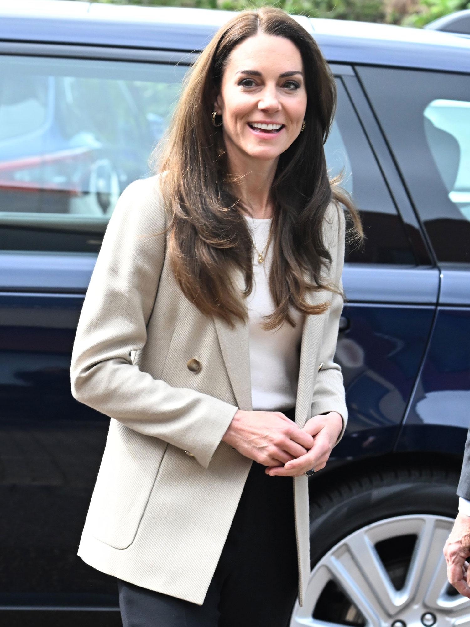 kate-middleton-just-wore-our-favourite-spring-shoe-trend-with-slim-fit-trousers