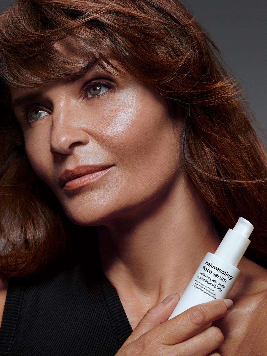beauty-editors-and-supermodels-can’t-stop-talking-about-this-retinol-alternative