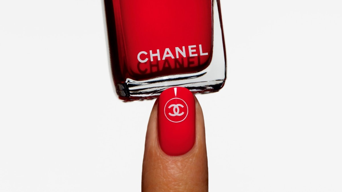 chanel-just-dropped-the-chicest-nail-stickers